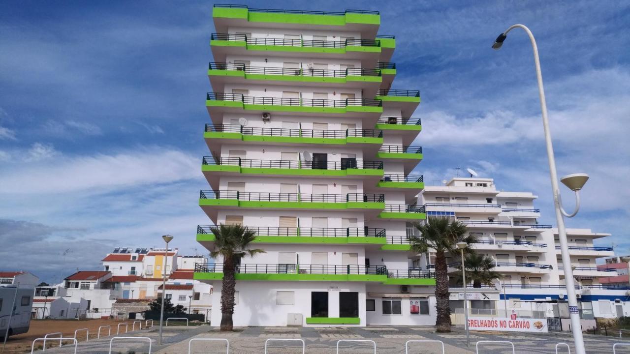 Monte Gordo T2 Frente Mar Apartment Luaran gambar
